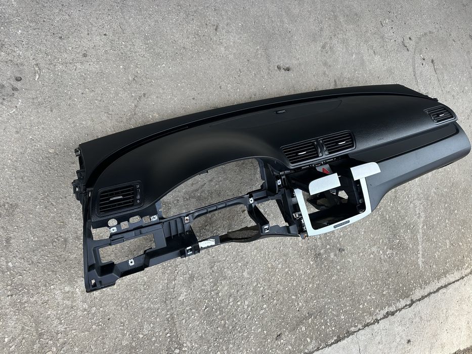 Табло със десен Airbag за VW Passat 6