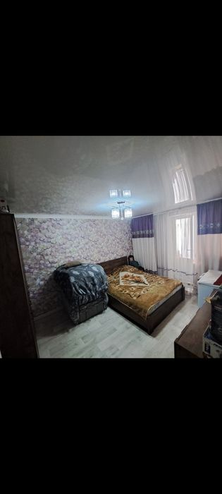 Продается 3-комнатная квартира, 4 микр