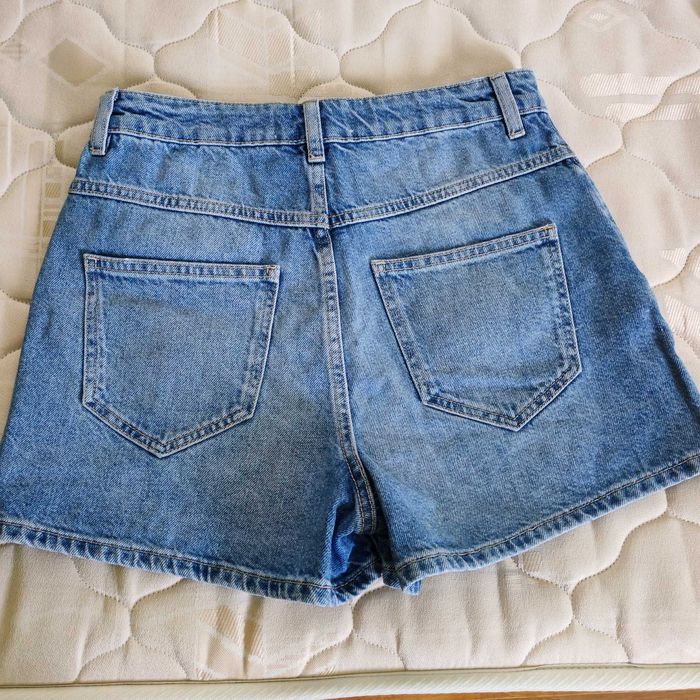 Дамски потник на massimo dutti р. S. Дънкови шорти. Р. S