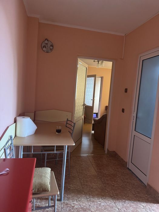 Inchiriez apartament