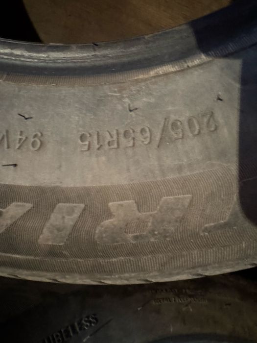 Продам резину 205/65/15