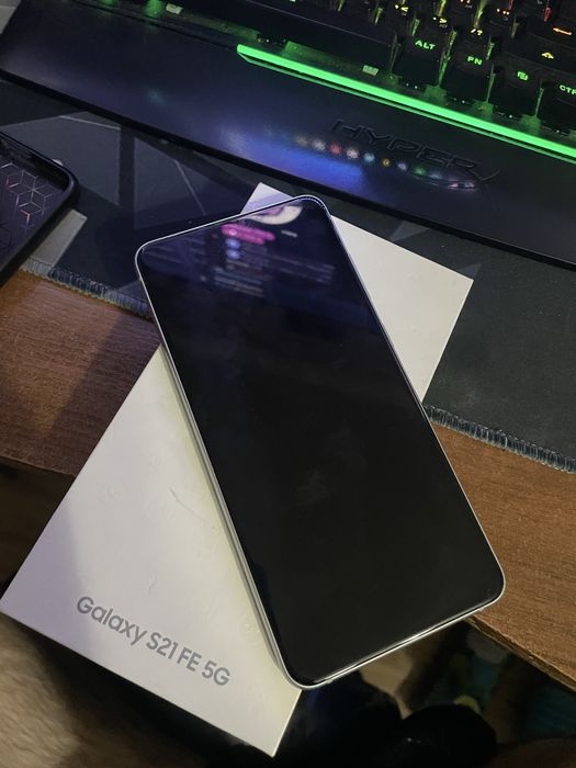 Samsung s21 FE 256gb белый