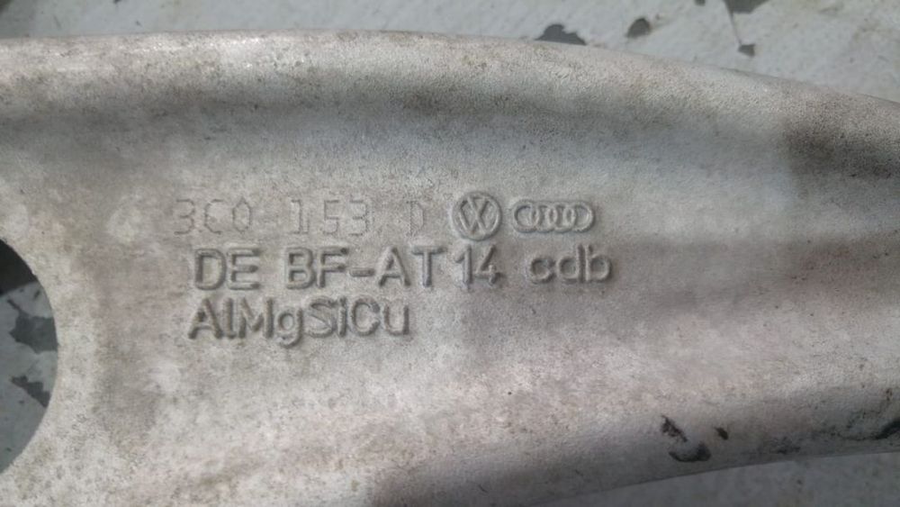 Brat bascula dreapta audi q3 8u 2.0 tdi 3c0153d