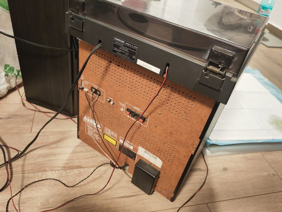 Vând combină muzicală Samsung