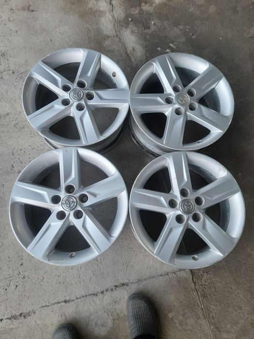 Титановый диск от тайота размер 17