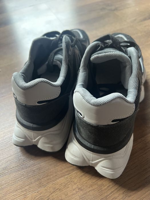 Дамски черни маратонки