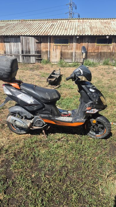 Vand scuter Explorer de 125 cc