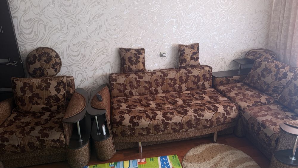 Продам мягкий уголок (диван+кресло) . Самовывоз
