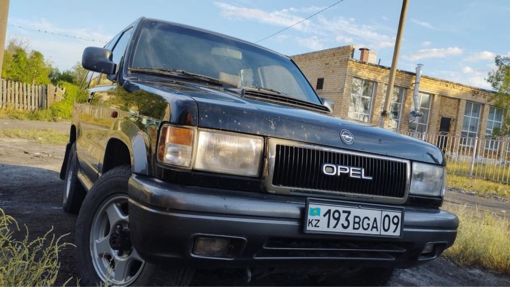 Opel Monterey 1993