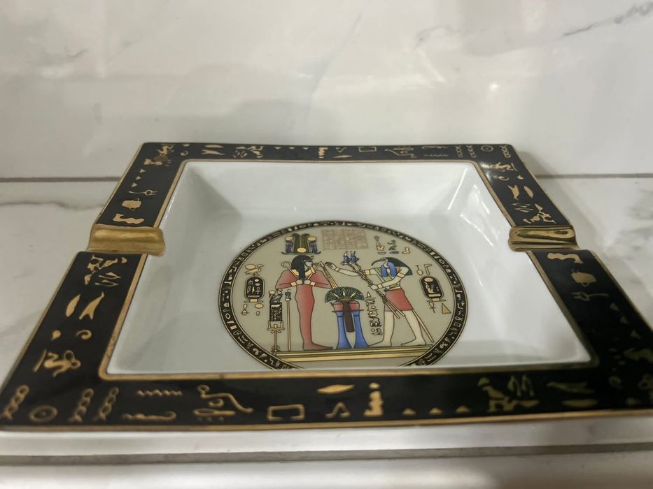 Великолепен пепелник антика