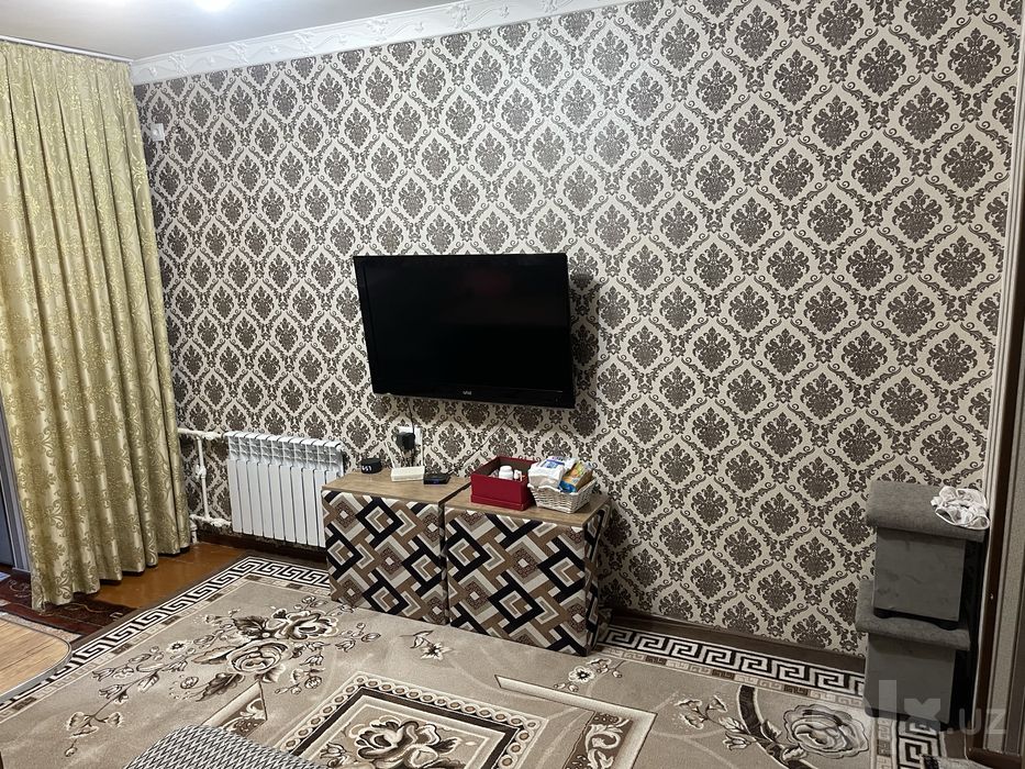 Срочно продается квартира на Бадамзаре 2/2/4