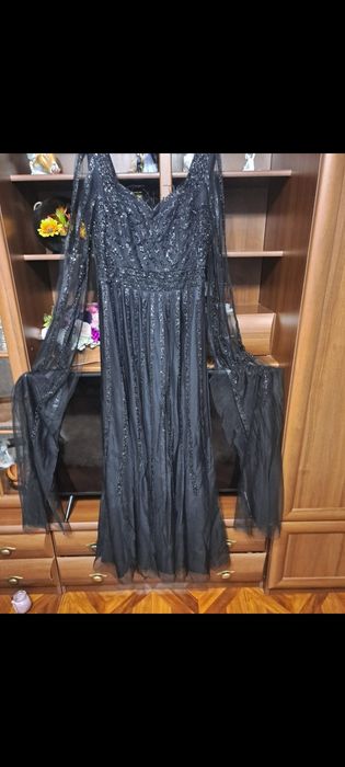 Vand rochii de damă de ocazie!!!