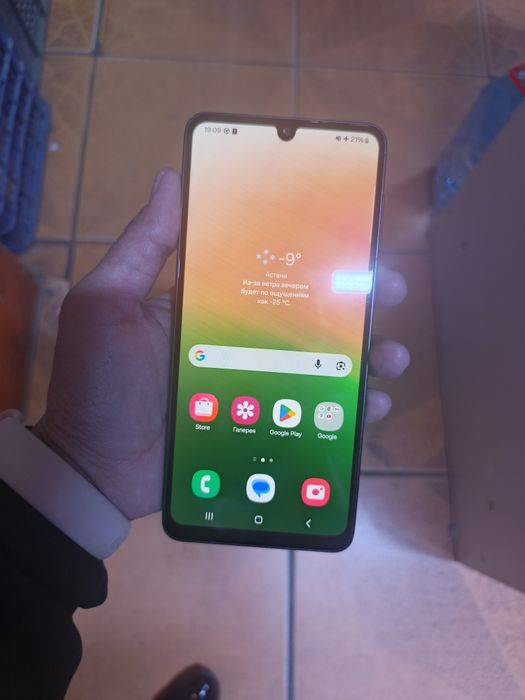 Продаётся телефон