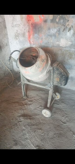 Продаётся бетономешалка в отличном состояний