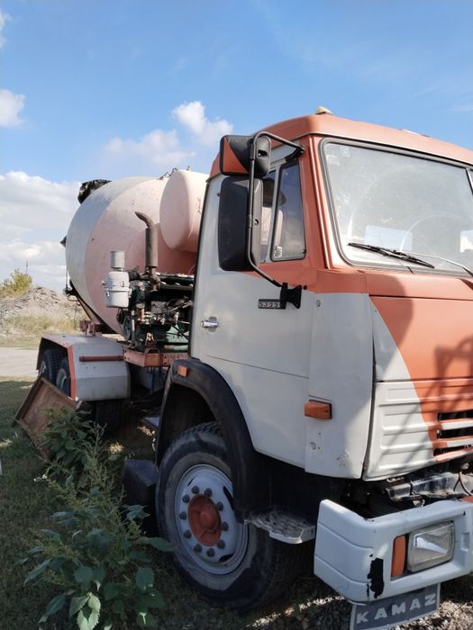 Продам автомашину миксер.