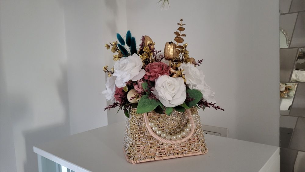 Cadouri florale si decoratiuni florale unicate - Arkhanas Flowers -  cu preluare din orasul Arad
