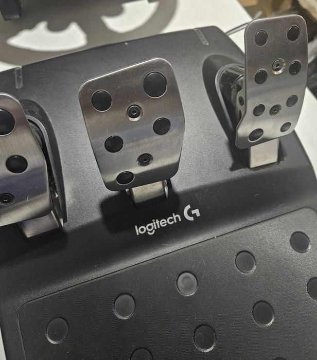Logitech G29 волан и педали за PS4