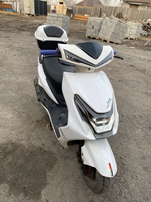Скутер м12 125 кубов