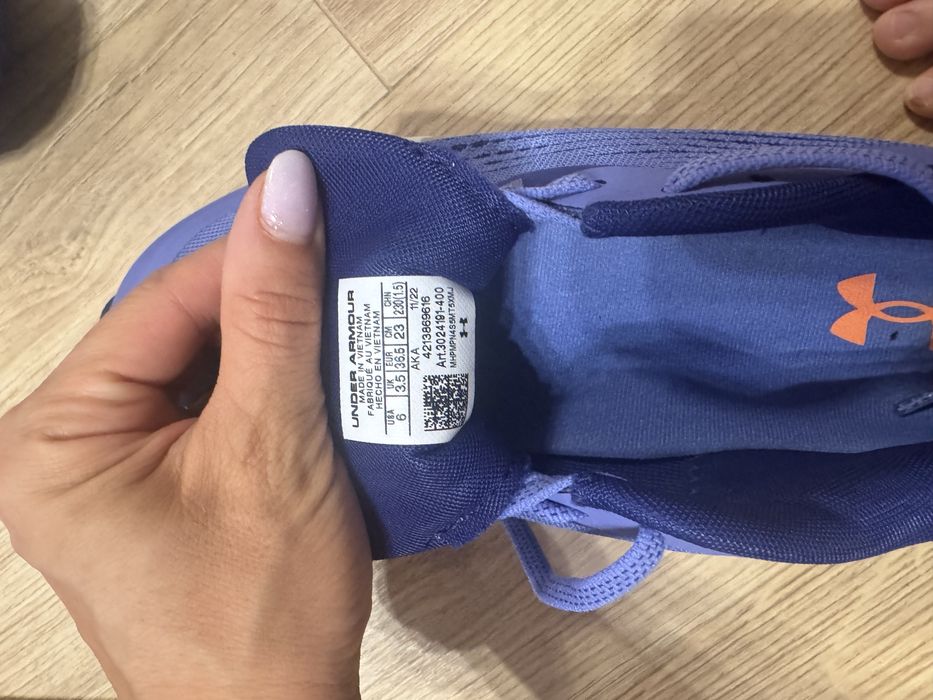 Vand adidasi Under Armour trail