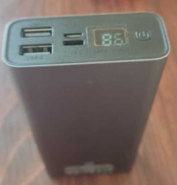 Продам отличный повербанк