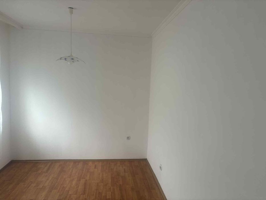 Дава се под наем Тристаен апартамент в Асеновград - 90 кв.м за 306 € - Снимка #5