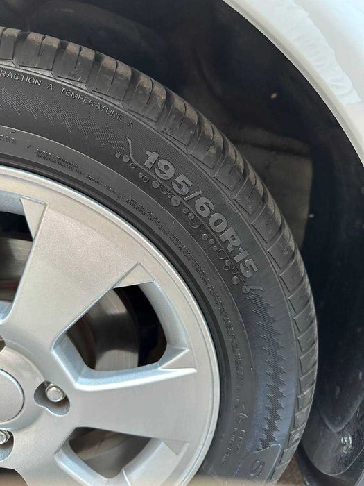 Продам Шевроле Жентра.