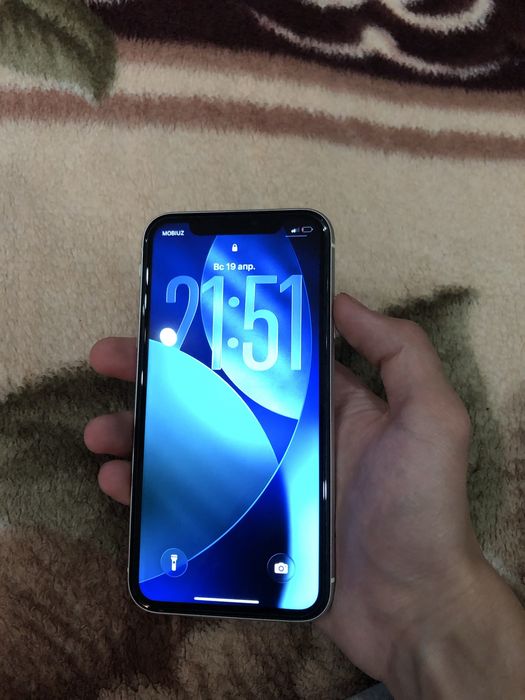 Iphone 11 128 ГБ в хорошеем состаянии с каробкой