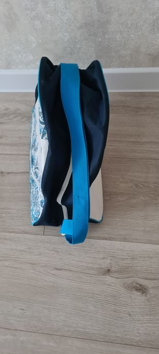 Продам сумку для коньков