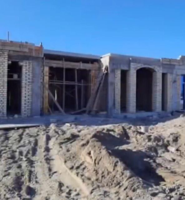 Тор-тор Махаллада коттедж сотилади, 3сотка 4хона,коробка холатида нарх