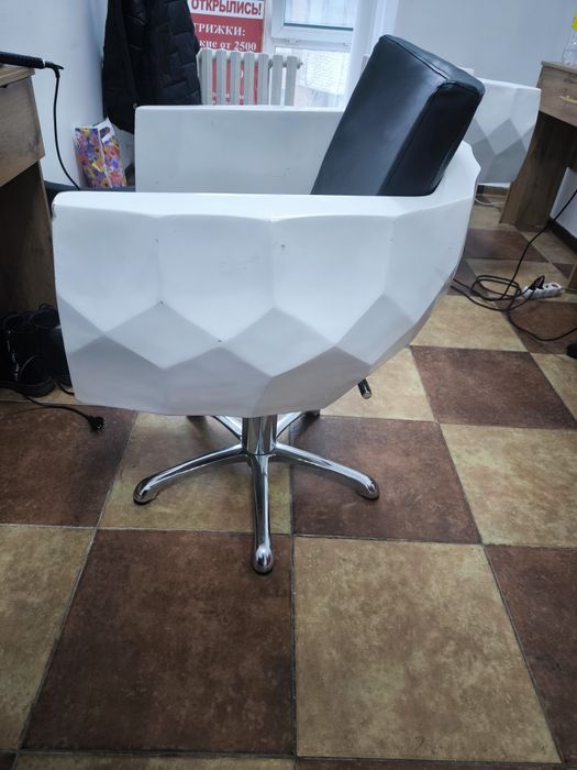 Кресло для парикмахерских