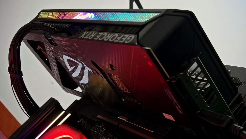 2г гаранция! RTX 5070 Ti 16GB Asus ROG Strix OC