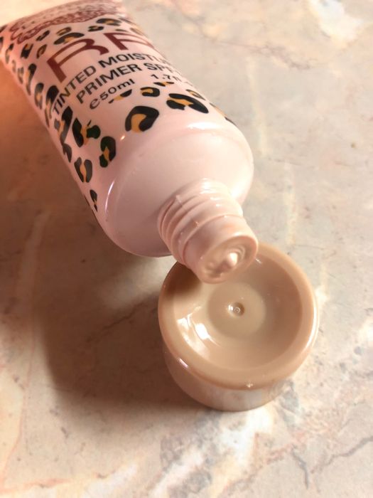 Козметика, спирала, червило, фон дьо тен