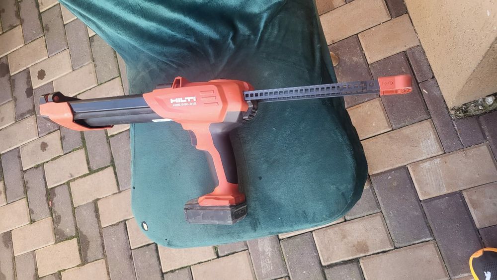 Pistol profesional de silicon Hilti HDE 500- A 12
