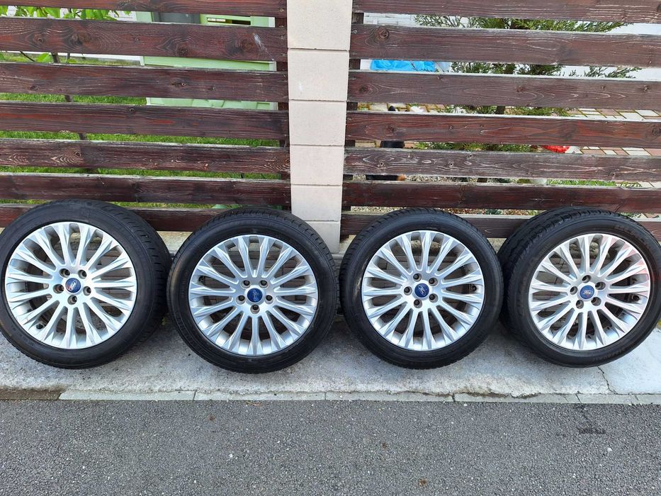 Ford focus 1.0 ecobust Titanium.