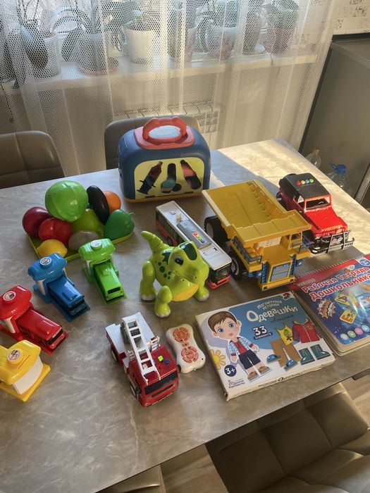 Игрушки фирменные продам пакетом