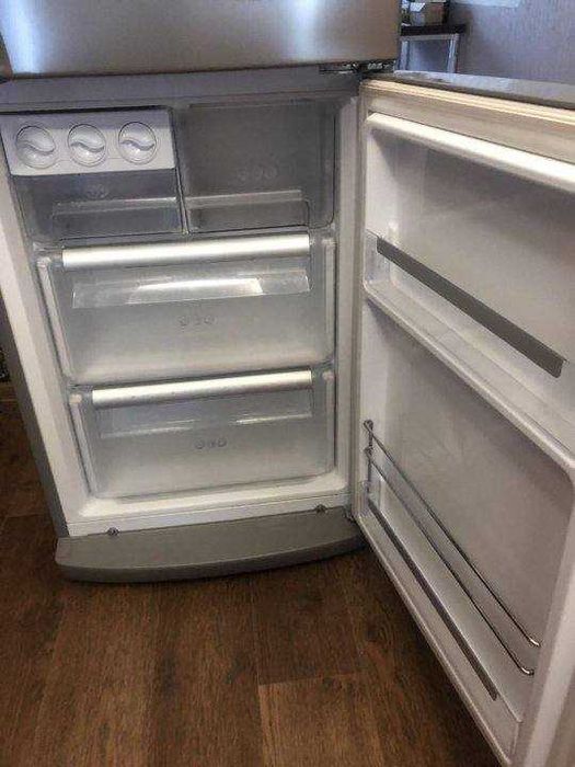 Холодильник LG большой