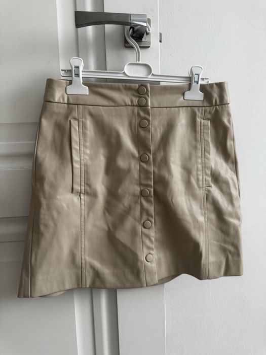 Кароткие юбки по 2000