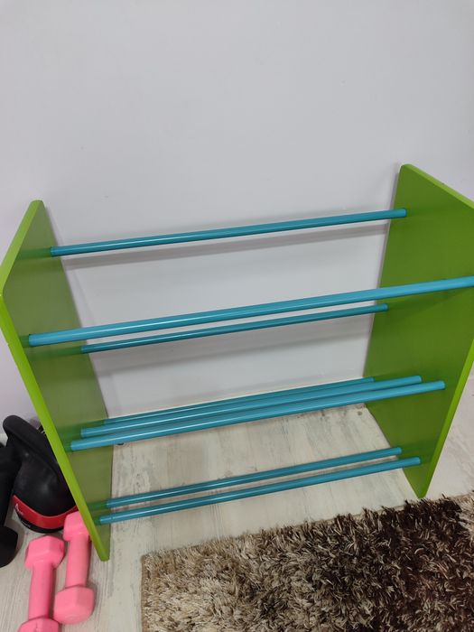 Стелаж за играчки