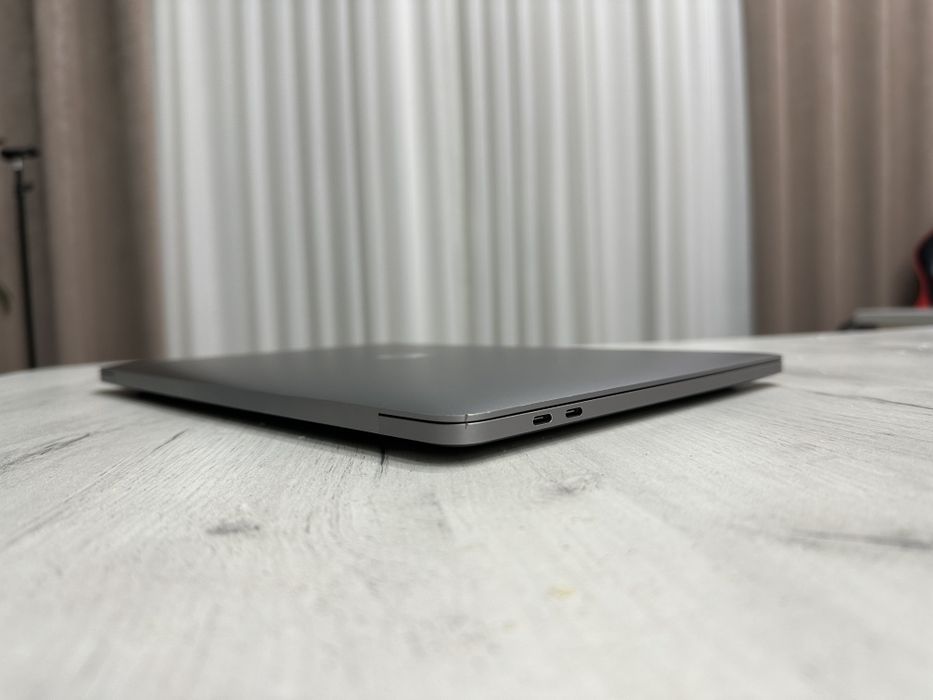 MacBook pro m2 8ga 256 GB
