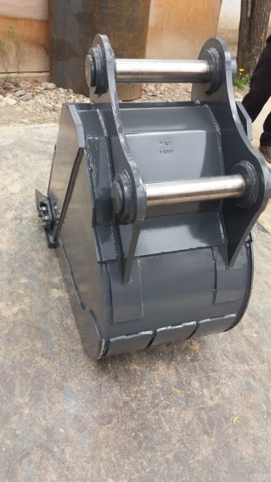 Траншия КОВШ R1400w.R140w.EW130