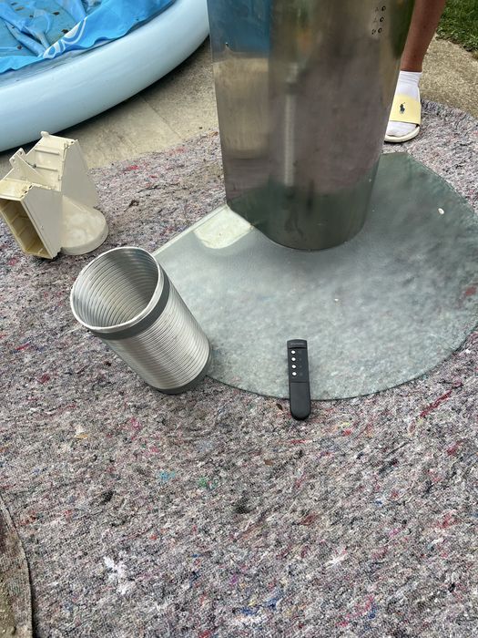 Hota bucatarie sticla merge foarte bine