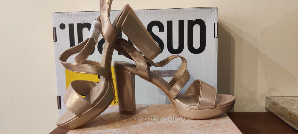 Sandale nude cu toc masiv