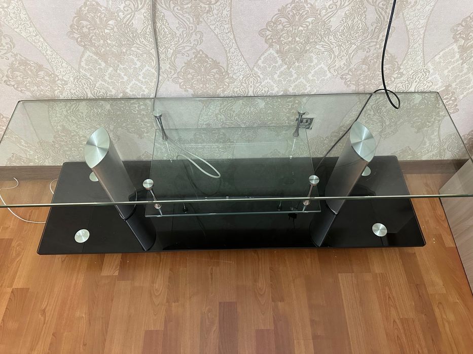 Очень качественная подставка! Стекло очень толстое