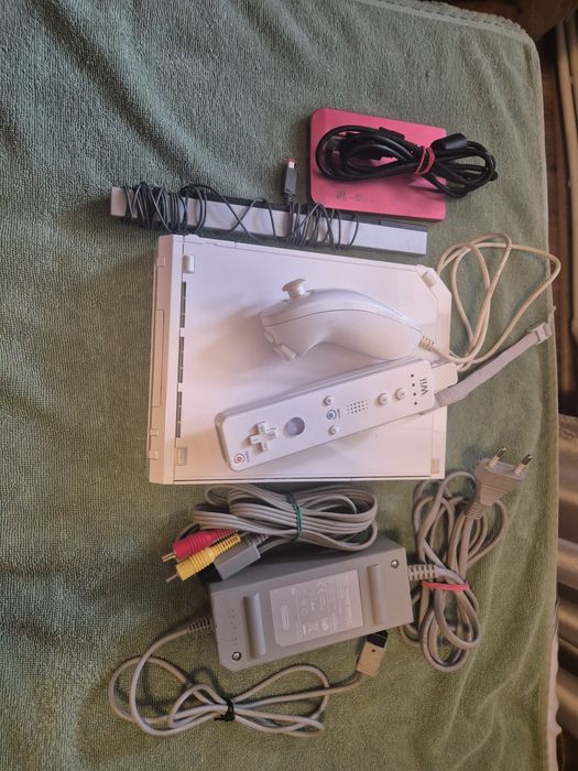 Consola Nintendo WII de colecție,  completa cu 65 jocuri