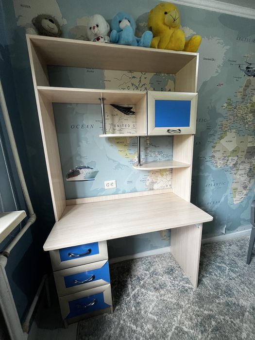 Продам детскую парту