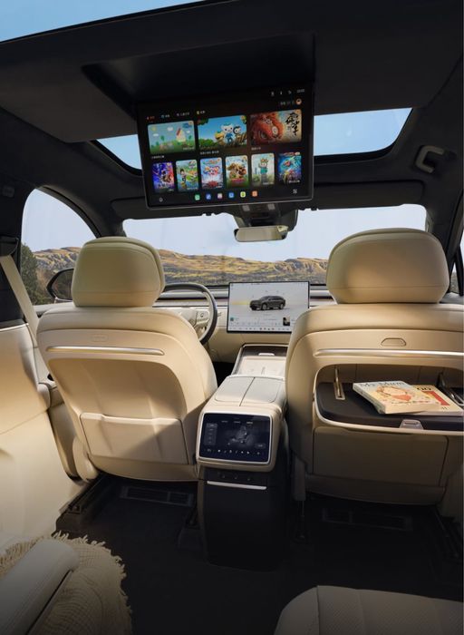 Крупный 6 местный кроссовер люксового класса ONVO L90