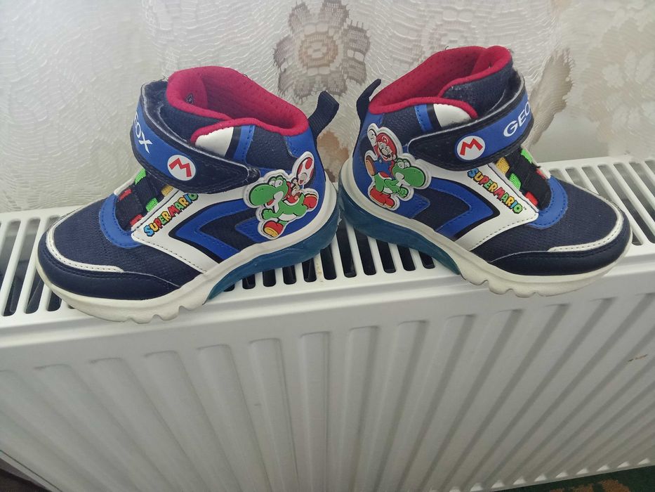 Adidași / Ghete Geox x Super Mario cu luminițe – Mărimea 24