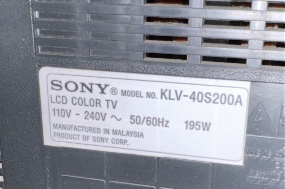 Продаю телевизор Sony 40”, 2 дисковода и стол