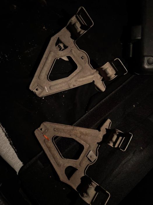 Кронштейн туманки мерседес w210