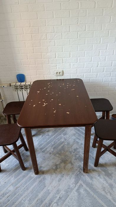 Продается кухонный мебель, стол стул б/у